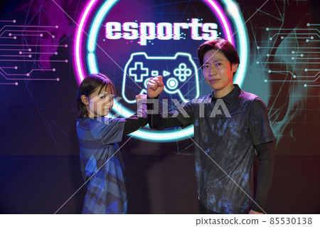 e-sports competition: adults vs. children e-sports competition: adults vs. children 85530138