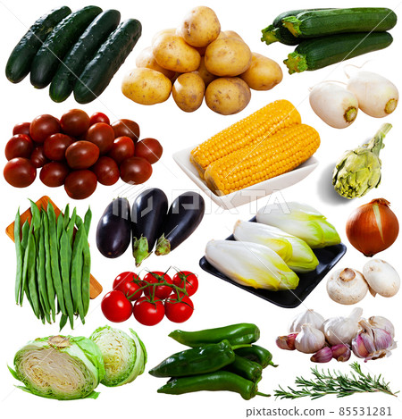 Vegetables isolated on white background Vegetables isolated on white background 85531281