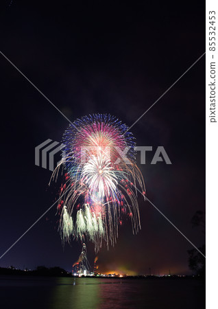 A fireworks photograph of a part of the Yatsushiro National Fireworks Festival 85532453