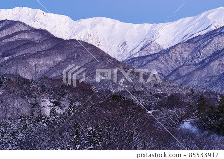 Tanigawadake / Suwakaio Bridge in winter Tanigawadake / Suwakaio Bridge in winter 85533912