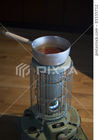 在油爐裡煮紅豆 在油爐裡煮紅豆 85535712