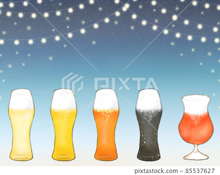 明亮的夜空和啤酒杯的插圖 明亮的夜空和啤酒杯的插圖 85537627