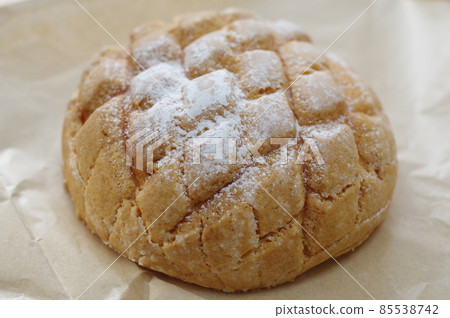 新鮮出爐的甜瓜麵包 85538742