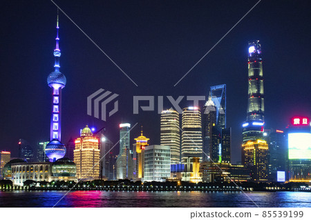 View from the Bund, the night view of Shanghai Pudong Luger Zui (Pudong, Lujiazui) View from the Bund, the night view of Shanghai Pudong Luger Zui (Pudong, Lujiazui) 85539199