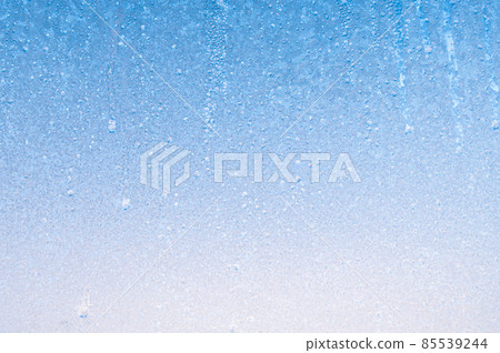 Condensation frozen window glass 85539244