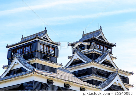 從熊本縣熊本市加藤神社看到的秋季熊本城復原圖 85540093