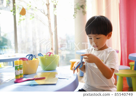 創意教育幼兒園美術課可愛兒童 85540749