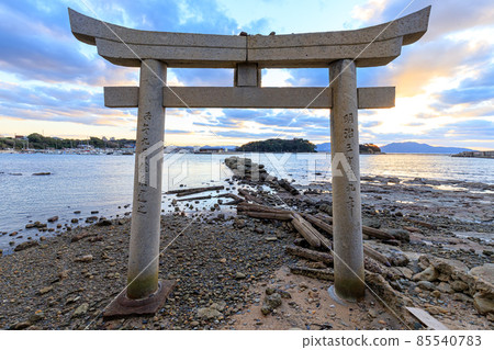 Torii of Ganoo Shrine at dusk, Onga-gun, Fukuoka Prefecture 85540783