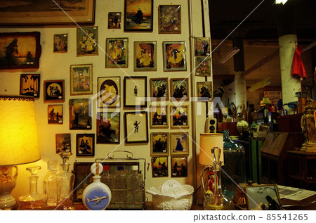 Inside an antique store near Pier 54 in Seattle 85541265