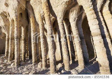 Crowley columns 85541536