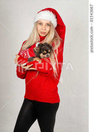 Young white european woman on grey 85543667