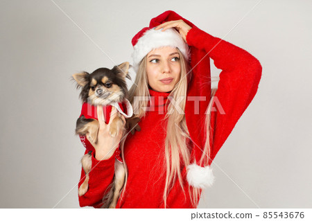 Young white european woman on grey 85543676