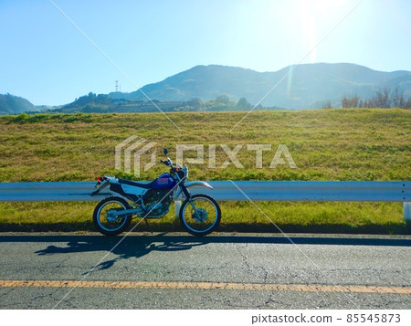 Riding along the Kinokawa River in Mitani, Katsuragi Town 85545873