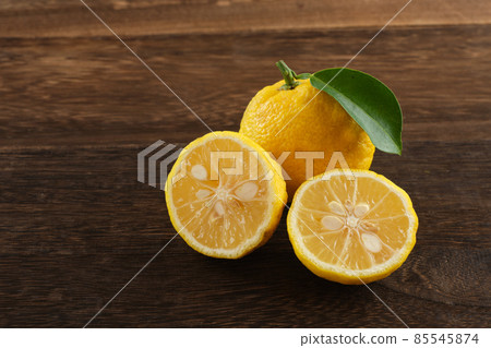 Yuzu wood grain back 85545874