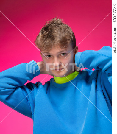 Young white european man in room 85547288