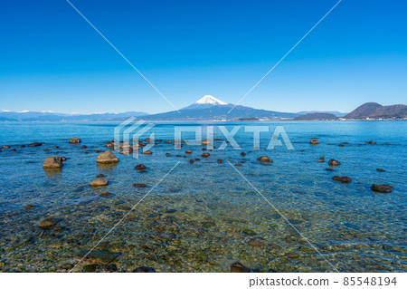 駿河灣上的富士山[沼津市] 85548194