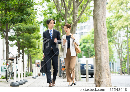 商務戶外銷售中間全身 85548448