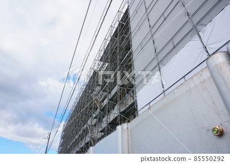 Scaffolding installed in dilapidated public buildings to be demolished Scaffolding installed in dilapidated public buildings to be demolished 85550292