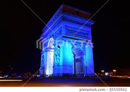 The Arc de Triomphe in Paris, illuminated in blue to commemorate France becoming the Presidency of the EU, taken on January 1, 2022 The Arc de Triomphe in Paris, illuminated in blue to commemorate France becoming the Presidency of the EU, taken on January 1, 2022 85550932