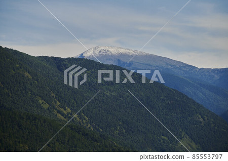 Mountain landscape. Mountain river in the Altai Republic. 85553797