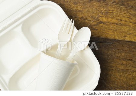 Eco friendly biodegradable paper disposable for packaging food. 85557152