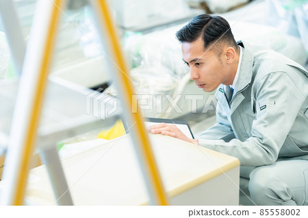 商業建築建設房地產商人男子 85558002