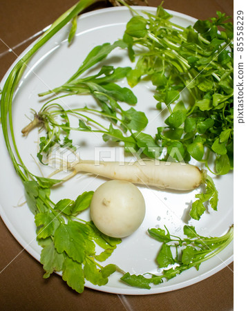 Seven herbs Seven herbs 85558229