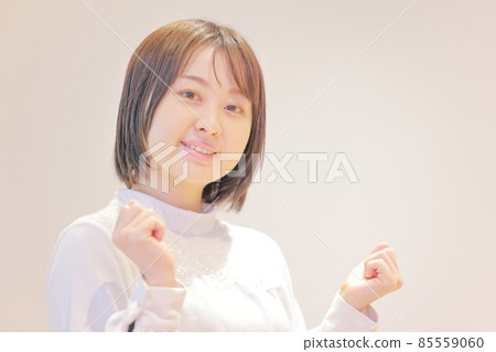 一個年輕女人的肖像_特寫 4 85559060