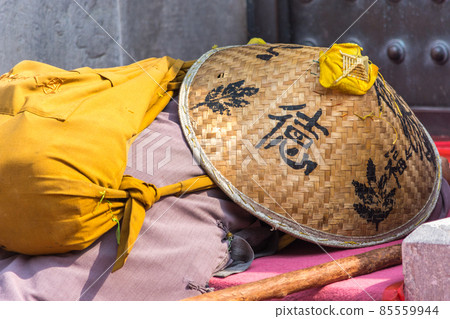 Buddhist pilgrim praying at the Stupa of the tooth relic of Buddha in Beijing Buddhist pilgrim praying at the Stupa of the tooth relic of Buddha in Beijing 85559944