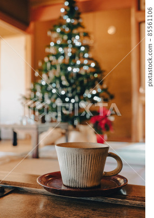 Coffee cup and Christmas tree 85561106