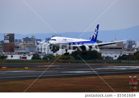 Osaka International Airport ANA Airplane Landing Sky Park Osaka International Airport ANA Airplane Landing Sky Park 85561684