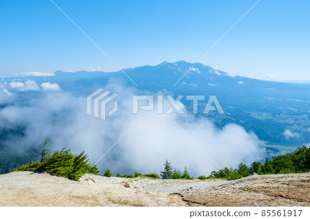 日向山山頂風景（俯瞰八岳） 85561917