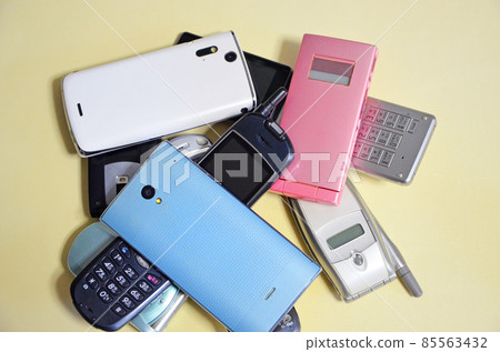 Used smartphones and feature phones 85563432