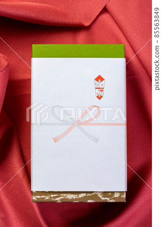 Gifts with paper 85563849