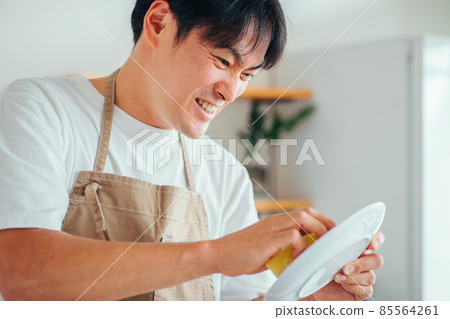 男人洗碗(問題) 男人洗碗(問題) 85564261