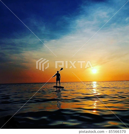 那邊的夕陽汁液 那邊的夕陽汁液 85566370