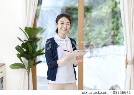 年輕的女性照顧者 85566671