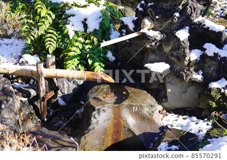 Shishi-odoshi Garden with Snow-Yokohama Park- Shishi-odoshi Garden with Snow-Yokohama Park- 85570291