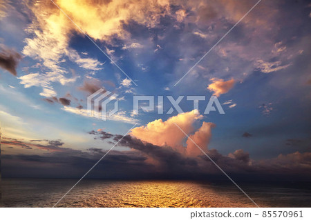 Beautiful sunset on the sea 85570961