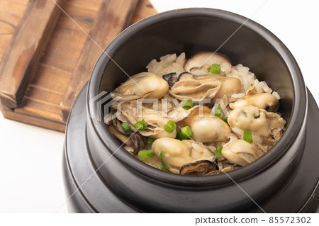 Oyster Kamameshi：用牡蠣烹製的米飯 85572302