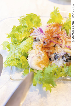 Delicious octopus carpaccio Delicious octopus carpaccio 85575132