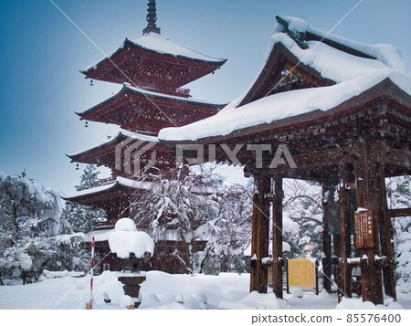 弘前市冬季西書院五層塔 弘前市冬季西書院五層塔 85576400