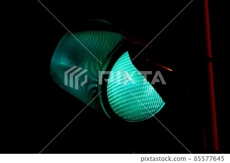 Green light 85577645