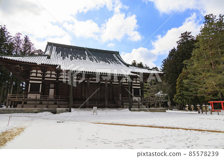 Koyasan, a World Heritage Site with snow makeup Koyasan, a World Heritage Site with snow makeup 85578239