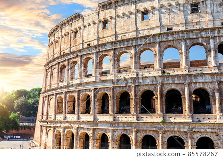 Famous Colosseum in Rome, close view, Italy Famous Colosseum in Rome, close view, Italy 85578267