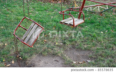 Swings Swings 85578635