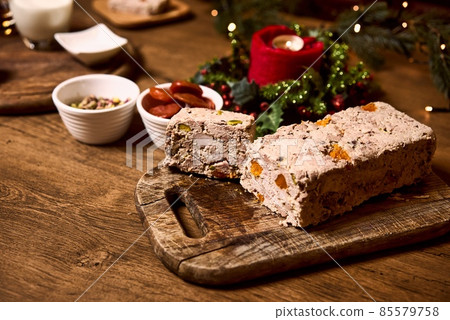 Baked terrine pate. Meat pie 85579758