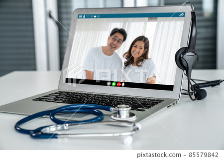 Telemedicine service online video call for doctor to actively chat with patient Telemedicine service online video call for doctor to actively chat with patient 85579842