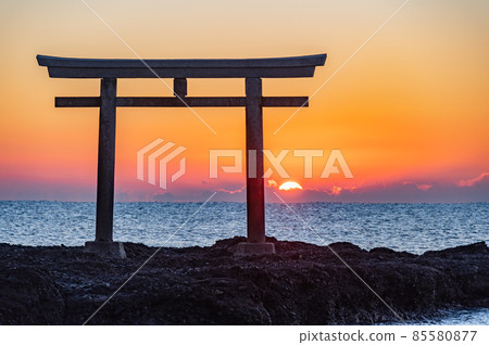 Oarai Kamiiso no Torii New Year's sunrise Oarai Kamiiso no Torii New Year's sunrise 85580877