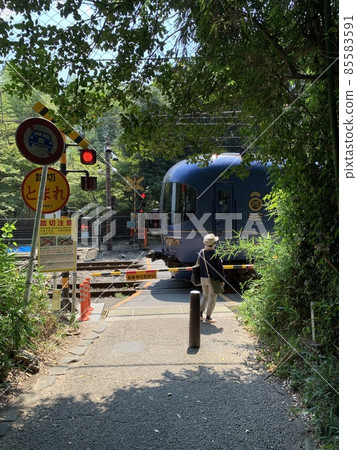 Countryside railroad crossing Countryside railroad crossing 85583591